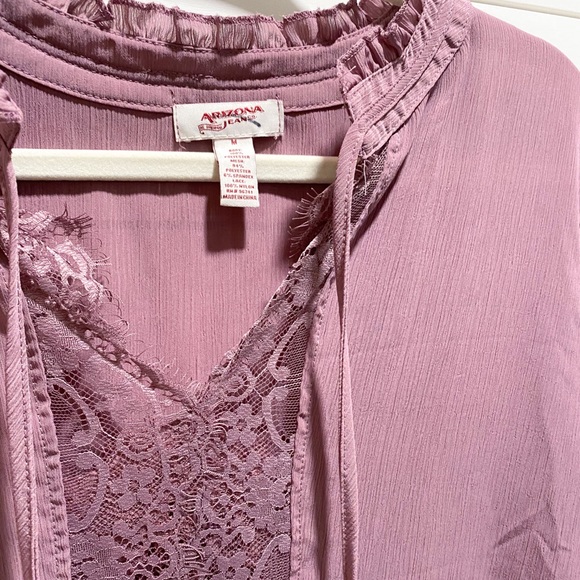 Closet Cleanout✨ Arizona Blouse (Size M) - Picture 2 of 3